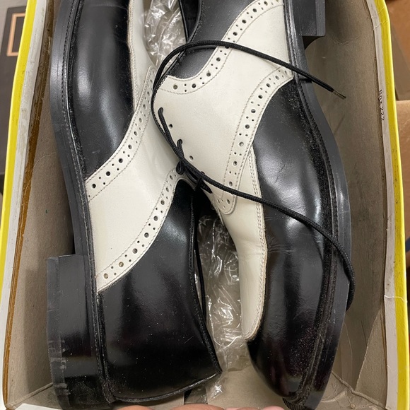1920s Styled Black & White Donato Marrone Men’s Dress Shoe - Picture 2 of 6